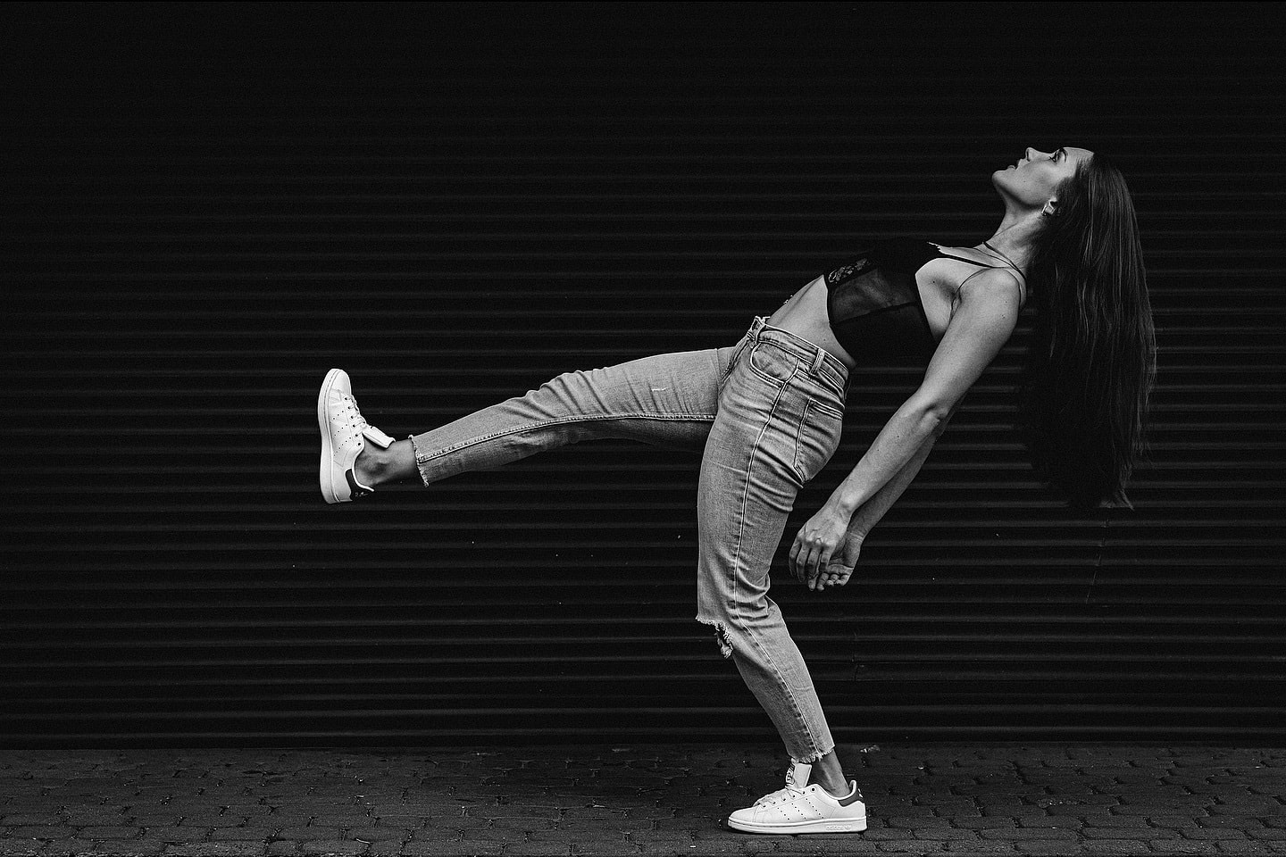 Kyvadlo v bodě obratu — umělecká fotografie od Adama Běšiny (Pohyb & Gravitace)